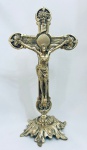 Crucifixo em bronze. Med.30x16 cm.