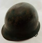 Militaria  Antigo capacete militar. Med. 28x23,5x20 cm.