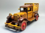 COLECIONISMO - Caminhão de brinquedo, vintage, em madeira, feito à mão, rústico, modelo FORDINHO 1929 - Med. 19x40x15 cm.