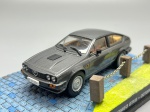 COLECIONISMO - ALFA ROMEO - OCTOPUSSY - Escala 1/43 miniatura em metal diecast. Carrinho de coleção com aprox 10CM, acompanha Caixa acrilica com base. Coleção 007.