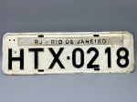 COLECONISMO - Placa automotiva em alumínio - Branca - RJ - Rio de Janeiro - HTX 0218 - Med. 13x40 cm.