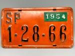 COLECONISMO - Placa automotiva em alumínio - Laranja - SP - 1-28-66, com plaqueta 1954 Med. 20x35 cm.