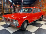 AUTOMÓVEL  OPALA 1973  Em excelente estado, preservando a maioria da sua originalidade, com câmbio na coluna de 3 marchas e motor 4 cilindros, interior todo original nunca refeito, bancos de couro inteiriços, pintura em muito bom estado, pneus novos, todo conjunto ótico e vidros GM, todos os cromados e emblemas em seus devidos lugares e em excelente estado, lataria do carro muito boa, com toca fitas GM. Conta com manual do proprietário e certificado de placa preta. Documentação em dia já com a placa preta de colecionador e motor cadastrado.