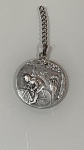 ANTIGA MEDALHA DE CICLISMO, PROVAVELMENTE DÉCADA DE 1920 ART NOUVEAU, CONFECCIONADA  EM PRATA DE LEI 800. PEÇA ASSINADA.