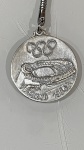 MEDALHA OLIMPIADAS 1964 MEMORIALS OF TOKYO OLIMPICS GAMES, PEÇA ESPESSURADA A PRATA.