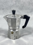 Cafeteira tipo italiana café para 1, bom estado de conservação, marcas de uso. Altura 13cm.