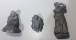 Três mini esculturas em estanho representando personagens bíblicos, Medidas: 9cm, 6cm e 4,5cm