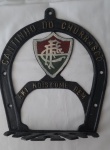 Porta espetos de churrasco, decorado com escudo do Fluminense. Medidas:. 33,5x29 cm