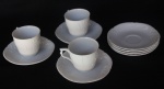 Três xícaras de café e sete pires em porcelana germany branca rosenthal com lindos bordados (xícaras com bicados e fio de cabelo)