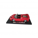 COLECIONISMO -  Réplica de carro Ferrari  FS50- 1995 articulado, conversível  vermelho, apoiado em base plástica, Com. 25, Lar. 10, Alt. 7 cm.