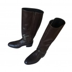 Par de botas masculinas nº 42 na cor café cano alto, marcado na sola Amazonas Super Conforto,  Alt. do cano 42 cm.