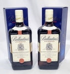 LOTE COMPOSTO POR 2 WHISKY´S ESCOCESES BALLANTINES FINEST, GARRAFAS DE 1LITRO LACRADAS E SEM EVAPORAÇÃO. ACONDICIONADOS EM CAIXA ORIGINAL.