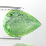 Preciosa Turmalina Paraíba verde neon extra, excelente qualidade e clareza, clássica lapidação pera brilhante pesando 1.98 cts medindo 10.38 x 7.35 x 3.73 mm. Ótimo investimento para montar uma joia de qualidade. Origem Brasil. Possui inclusões naturais.