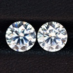 Precioso par de Belíssimas Moissanites /Moissanitas branco extra de excepcional qualidade e clareza IF , belíssima lapidação diamante , totalizando 1.80 cts medidas 6.50 x 6.50 x 3.90 mm. Origem África. Perfeito estado de conservação , excelente investimento para monta uma joia de qualidade . Gema se tornou valiosa e muito conhecida devido a sua aparência próxima ao Diamante .