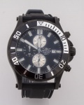 Invicta - 200 Meters - Chronograph - Relógio de pulso masculino com caixa em aço, mostrador preto pontilhado - Day Date - movimento Quartz. Pulseira em borracha na core preto, caixa med. 6x5,3 cm.  (relógio usado, mas em bom estado estado de conservação, máquina sem garantia de funcionamento).