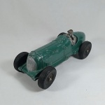 Brinquedo antigo Zamak - Carro de corrida Race Car fabricado pela Hubley Kiddie To - Fabricado na década de 40 nos Estados Unidos. As rodas giram livremente e os pneus são em borracha. Mede 18cm de comprimento