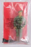 COLECIONISMO MILITAR - BONECO GI JOE - JOSEPH B. COLTON (VINTAGE GI JOE JOSEPH B. COLTON SEALED MAIL AWAY COMPLETE NEW W/ FILE CARD 1994). Loose no plástico lacrado com ficha de identificação. Acompanha uma arma longa. Referência: https://www.ebay.com/itm/116321180445