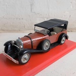 ATOMODELISMO - Brinquedo antigo Solido Brosol Brasil - Lindo carro antigo modelo Mercedes Benz SS 1928 - Miniatura rara na escala 1/43 na base e acrílico originais. As rodas giram livremente e os pneus são em borracha. Falta uma parte do para-choque traseiro.