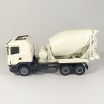 CAMINHÃO BETONEIRA SCANIA - ESCALA 1/50 - Consta ser fabricado pela HARPY, embora a propaganda em referência credita a fabricação para a ARPRA - Referência: https://www.constructionscalemodels.com/en/scania-concrete-mixer-series-4-arpra-supermini-arp78. Ausência dos espelhos retrovisores.