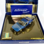 AUTOMODELISMO - 1/43 MINICHAMPS MINICHAMPS / De Tomaso Mangusta 1969, na caixa original com proteção especial, boton e manual. Referência Ebay: https://www.ebay.co.uk/itm/385720505123