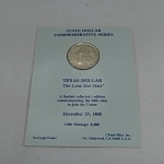 Linda moeda denominada State Dollar - Commemorative Series - Texas Dollar - The Lone Star State - Em um encarte especial que mede 11,5 x 9cm