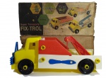 BRINQUEDO ANTIGO - CAMINHÃO DA TROL - SUPER TRANSPORTE FIX TROL, na caixa original com desgastes em razão do tempo. Caminhão de montar da trol anos 60.