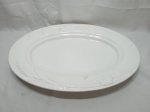 Travessa oval rasa em porcelana branca Antica Fornace, feito na itália. Medindo 56cm x 40,5cm x 6,5cm de altura.