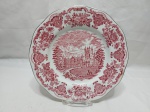 Lindo prato decorativo em porcelana inglesa, estampa de castelo vermelho e branco com friso prata. Medindo 25cm de diâmetro.