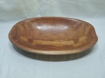 Fruteira, centro de mesa oval em madeira. Medindo 43cm x 27,5cm x 8cm de altura.