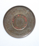 METAL - Belo medalhão com brasão ao centro. Dia. 21 cm.