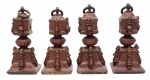 Arte Oriental - Suporte de Palanquim Hinduísta, possivelmente para uso em cerimônia de casamento. Conjunto composto por quatro belíssimos e raros suportes  de madeira maciça profusamente entalhada com farta policromia original. Cada um ostenta sete esculturas hinduístas femininas trajando longas vestes e véu, segurando objeto não identificado. Cada suporte é guarnecido de argola de ferro. Índia - Século XVIII/XIX. Med. 38 x 16 x 15 cm (medidas totais de cada uma). Marcas do tempo. Desgastes com perdas. Acervo Particular Rio de Janeiro/RJ. Nota: Estes quatro suportes que *estavam* pendurados pelas argolas aos varais de um palanquim, podem servir para uma mesa de centro, uma banqueta, uma cama... todas as peças têm um furo para encaixe de um quadro de madeira. Nota 2: Palanquim - veículo para uma pessoa, usado em países orientais (como China e Índia) e que consiste numa espécie de liteira fechada ou de leito ou assento coberto, preso a um varal que é levado no ombro por dois, quatro ou seis homens ou, por vezes, no dorso de elefantes ou camelos.