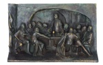 Assis Mattos, "Santa Ceia". Escultura de bronze , assinada. Localizada Rio. Fundição família Scuotto. Esta assinada pelo famoso Francisco Scuotto. Med. 55 x 82 x 12 cm de espessura. Peso aproximado:  90 kilos. Marcas dos tempo. Acervo particular Florianópolis/SC. Nota sobre a fundição e família Scuotto.Francesco esteve à frente de importante atelier de ofícios das artes em Gênova (Itália). Ele foi convidado a vir trabalhar no Brasil, recusou ir mas escolheu enviar seu filho, Alfredo Scuotto, que desenvolveu trabalhos de escultura e fundição junto à Escola de Belas Artes de São Paulo, tornando-se amigo e colaborador do escultor Rodolfo Bernardelli.Francisco Scuotto, filho de Alfredo foi servidor da Casa da Moeda do Brasil, autarquia na qual chefiou o Departamento de Fundição. Entre os muitos projetos que coordenou, o mais conhecido é a fundição da Estátua de Bellini, no Estádio do Maracanã, em comemoração ao primeiro título mundial da seleção brasileira de futebol.  Nota de Transporte: Este lote não poderá ser enviado pelos correios.