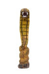 Arte Popular - Imponente escultura de madeira esculpida e policromada representando serpente preparada para bote. Obra sem assinatura aparente. Med. 103 x 16 cm (ME). Marcas do tempo. Desgastes com perdas. Acervo Particular Rio de Janeiro/RJ.
