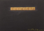 Burle Marx, Roberto (São Paulo SP 1909 - Rio de Janeiro RJ 1994), " Sem título". Guache sobre papel cartão preto.  Assinado. Década de 60. Med. 22,5 x 32 cm (MI). Pequenos pontos de acidez. Acervo Particular Rio de Janeiro/RJ.  Nota de proveniência: Pintura de jóia, croqui, criada por Roberto Burle Marx para seu irmão, o joalheiro Haroldo Burle Marx na década de 1960. Contém, no verso, anotações da ourivesaria onde eram produzidas as joias. Essa pintura, pertencia à empresa do joalheiro e foi herdada por sua família . Acervo Particular da Família Burle Marx.  Nota sobre a parceria dos irmãos Roberto Burle Marx e Haroldo Burle Marx: Roberto Burle Marx desenhou joias para Haroldo Burle Marx. A colaboração entre os irmãos foi natural, já que ambos compartilhavam uma visão artística voltada para formas orgânicas, cores vibrantes e a valorização de elementos naturais. Roberto, conhecido por seus jardins e obras de arte abstratas, influenciou diretamente o design das joias de Haroldo. Algumas das peças criadas por Haroldo foram baseadas em desenhos e conceitos desenvolvidos por Roberto. O estilo modernista, as curvas fluidas e as formas inspiradas na natureza, presentes no paisagismo de Roberto, também aparecem nas joias. Haroldo, por sua vez, traduziu essas ideias para a joalheria, utilizando lapidações inovadoras e técnicas como o ouro martelado e o entourage, onde as pedras preciosas eram esculpidas de forma única para se encaixar perfeitamente na peça. De grande relevância no mercado. As joias de Haroldo Burle Marx são altamente valorizadas no mercado de colecionadores, sendo leiloadas por casas renomadas, como Sothebys e Christies. Seu legado na joalheria moderna brasileira permanece vivo, e suas peças continuam sendo admiradas por seu design inovador e atemporal. Fonte : Ia e IC.