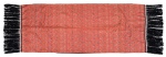 Belíssimo e muito elegante xale vintage tecido em seda, dito Xale de piano & cachecol. Tem o floral enquanto temática decorativa. Med.178 x 70 cm (Medida sem franjas);  216 x 70 cm (Medida com franjas). Marcas de uso. Acervo particular Rio de Janeiro/RJ.