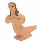 Arte Popular - Escultura de barro cozido policromado representando iemanjá. Brasil - Século XX. Med. 10 x 12 x 5 cm . Marcas do tempo. Pequenas perdas. Acervo Particular Rio de Janeiro/RJ.
