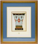 LITOGRAVURA - Litogravura a cores representando vaso de formato corneta com decoração estilizada, medalhões, emblemas e monograma A.D em cartucho. Apresenta na margem inferior selo da edição feita pelo Musée des Arts Décoratifs  Paris. Moldura em madeira lavrada. MI: 31,0 cm X 23,0 cm   ME: 70,0 cm X 60,0 cm.