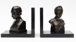 PAR DE SERRE LIVRE em bronze e mármore preto, composto de dois bustos em bronze representando Thêmis a deusa da justiça e Rui Barbosa pousados sobre mármore em forma de L  Med. Alt. 17,0 cm X 19,0 cm (Mármore) Larg. 13,0 cm (Mármores) e Alt. 15,5 cm ( Rui Barbosa)  Alt. (Thêmis) 16,0 cm.