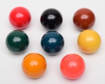 ARAMITH Conjunto de 8 Bolas de Sinuca belga, 2 1/8". Acompanha caixa original. Med. Diâm. 2, 1/8".