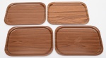 VARIG - Conjunto de 4 bandejas da extinta Viação Aérea Rio Grandense, tamanho pequenas. Construídas em melamina simulando madeira. Peças para colecionadores. Marcas de uso. Med. 29,5 X 20,5 cm