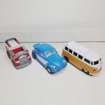 Carrinhos de brinquedo antigo. Qualquer duvida entrar em contato pelo whatsaap: 11948723970 ou pelo nosso email: loucoporantiguidades@gmail.com. OBS: A sua participação em nosso leilão ajuda em causas animais.