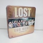 Caixa de brinquedo do lost. Qualquer duvida entrar em contato pelo whatsaap: 11948723970 ou pelo nosso email: loucoporantiguidades@gmail.com. OBS: A sua participação em nosso leilão ajuda em causas animais.