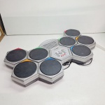 Bateria de brinquedo lumi drum sem teste. Qualquer duvida entrar em contato pelo whatsaap: 11948723970 ou pelo nosso email: loucoporantiguidades@gmail.com. OBS: A sua participação em nosso leilão ajuda em causas animais.
