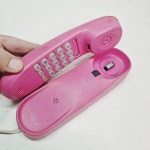 Telefone rosa sem teste. Qualquer duvida entrar em contato pelo whatsaap: 11948723970 ou pelo nosso email: loucoporantiguidades@gmail.com. OBS: A sua participação em nosso leilão ajuda em causas animais.