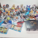 Bonecos colecionaveis, brindes,  alguns lacrados, Marvel e alguns jogos. Qualquer duvida entrar em contato pelo whatsaap: 11948723970 ou pelo nosso email: loucoporantiguidades@gmail.com. OBS: A sua participação em nosso leilão ajuda em causas animais.