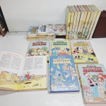 Livros disney. Qualquer duvida entrar em contato pelo whatsaap: 11948723970 ou pelo nosso email: loucoporantiguidades@gmail.com. OBS: A sua participação em nosso leilão ajuda em causas animais.