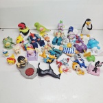 Brinquedos variados. Qualquer duvida entrar em contato pelo whatsaap: 11948723970 ou pelo nosso email: loucoporantiguidades@gmail.com. OBS: A sua participação em nosso leilão ajuda em causas animais.
