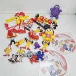 Brinquedos mac donalds. Qualquer duvida entrar em contato pelo whatsaap: 11948723970 ou pelo nosso email: loucoporantiguidades@gmail.com. OBS: A sua participação em nosso leilão ajuda em causas animais.