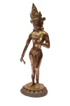 ESCULTURA - Escultura em bronze dourado e cinzelado representando "Deusa Tara" Med: 49 cm