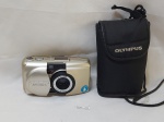 Antiga maquina fotográfica analógica da marca Olympus, modelo Zoom 115. Não testado, no estado.